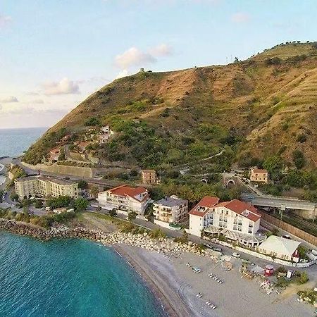 Hotel Ristorante Mareblu Амантеа Екстериор снимка