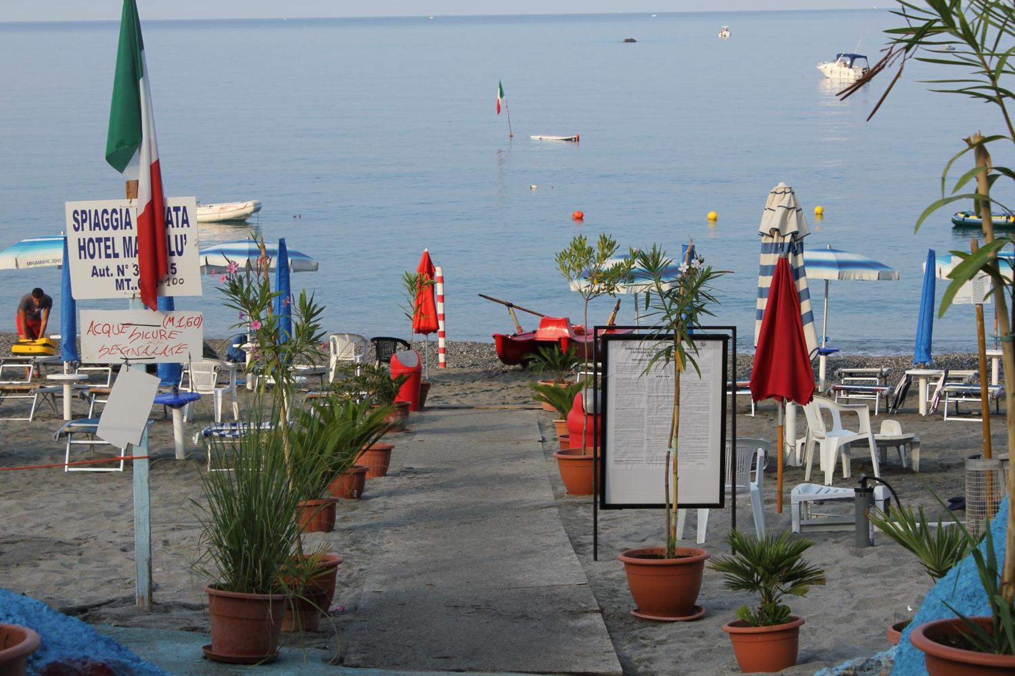 Hotel Ristorante Mareblu Амантеа Екстериор снимка