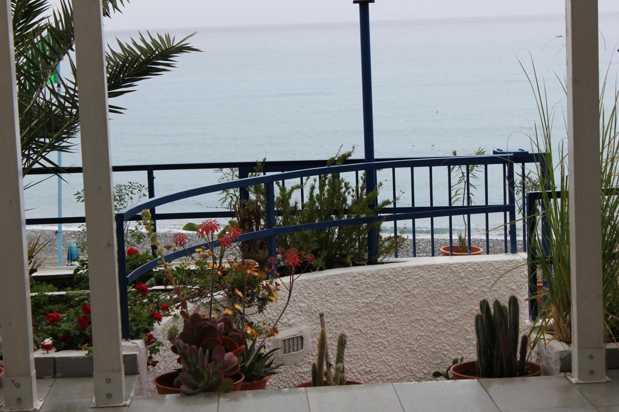 Hotel Ristorante Mareblu Амантеа Екстериор снимка