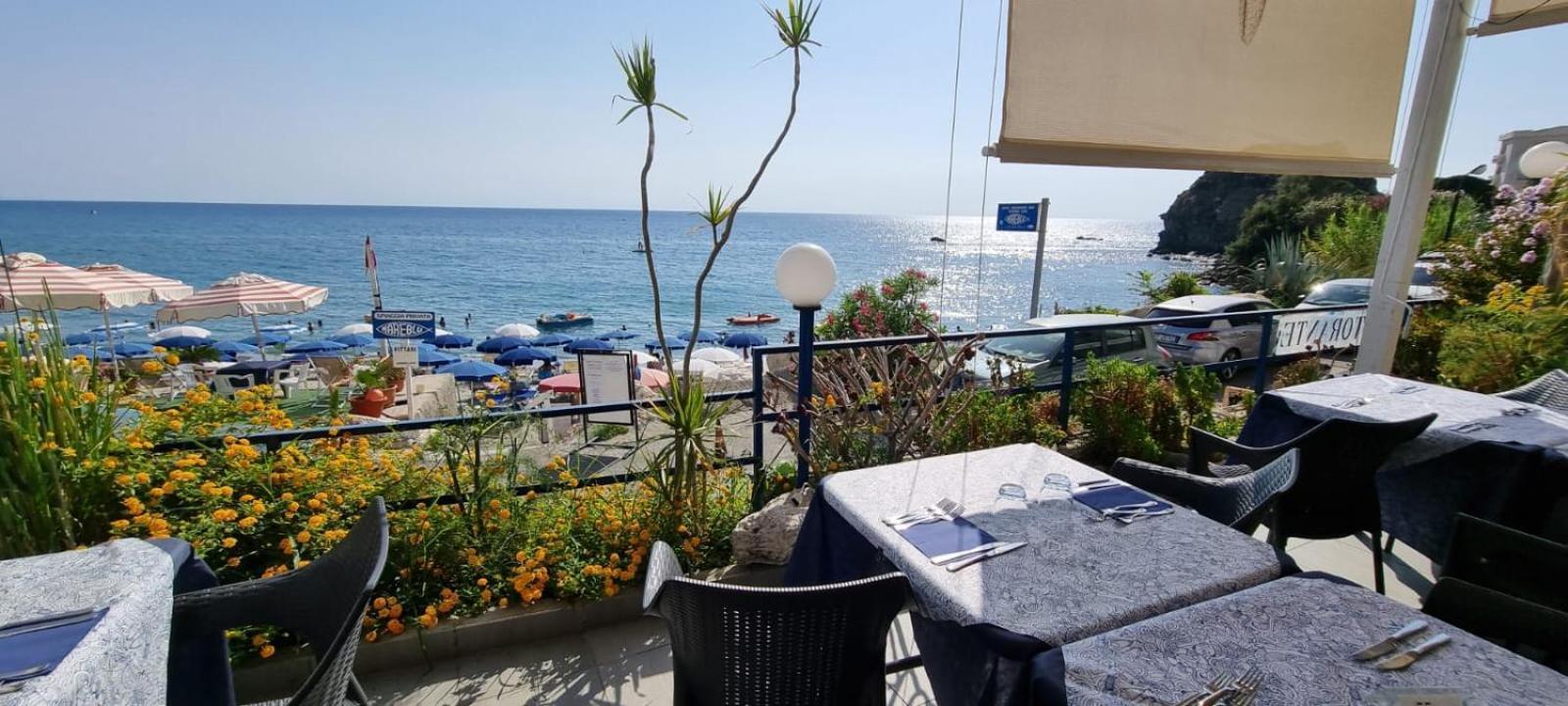 Hotel Ristorante Mareblu Амантеа Екстериор снимка