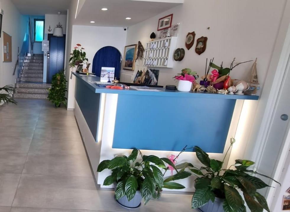Hotel Ristorante Mareblu Амантеа Екстериор снимка