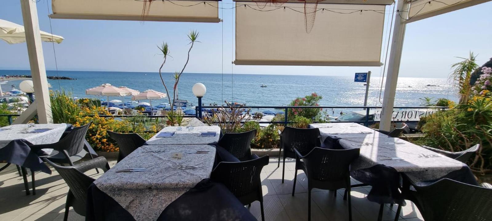 Hotel Ristorante Mareblu Амантеа Екстериор снимка