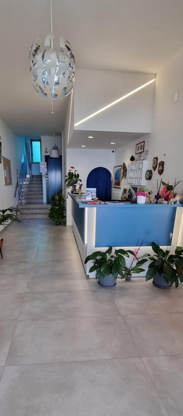 Hotel Ristorante Mareblu Амантеа Екстериор снимка